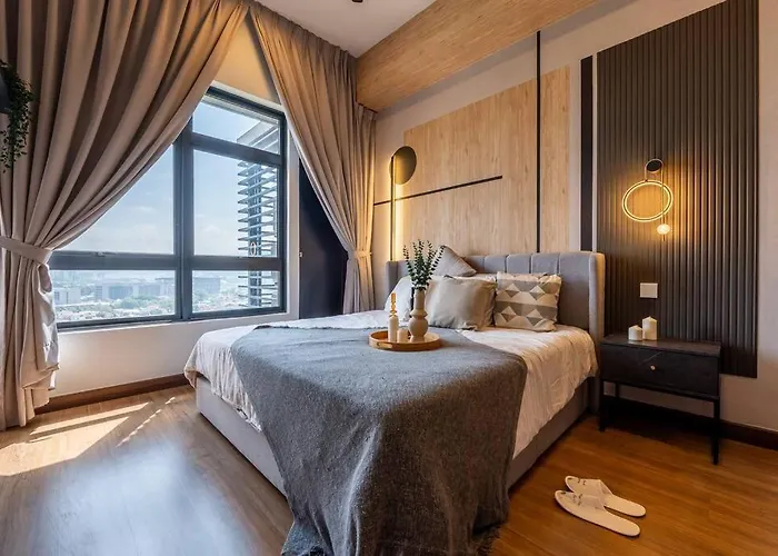 Modern Design 2Br Astoria